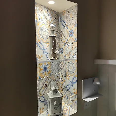 Maiolica House